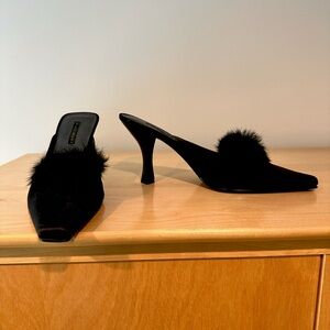 Sz10 Boudoir-Style Nine West Black and Faux Fur Mules